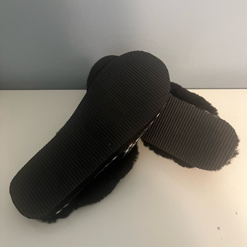 Slippers - Picture 3 of 3